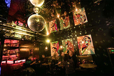 Raum im Club Prosecco Bar